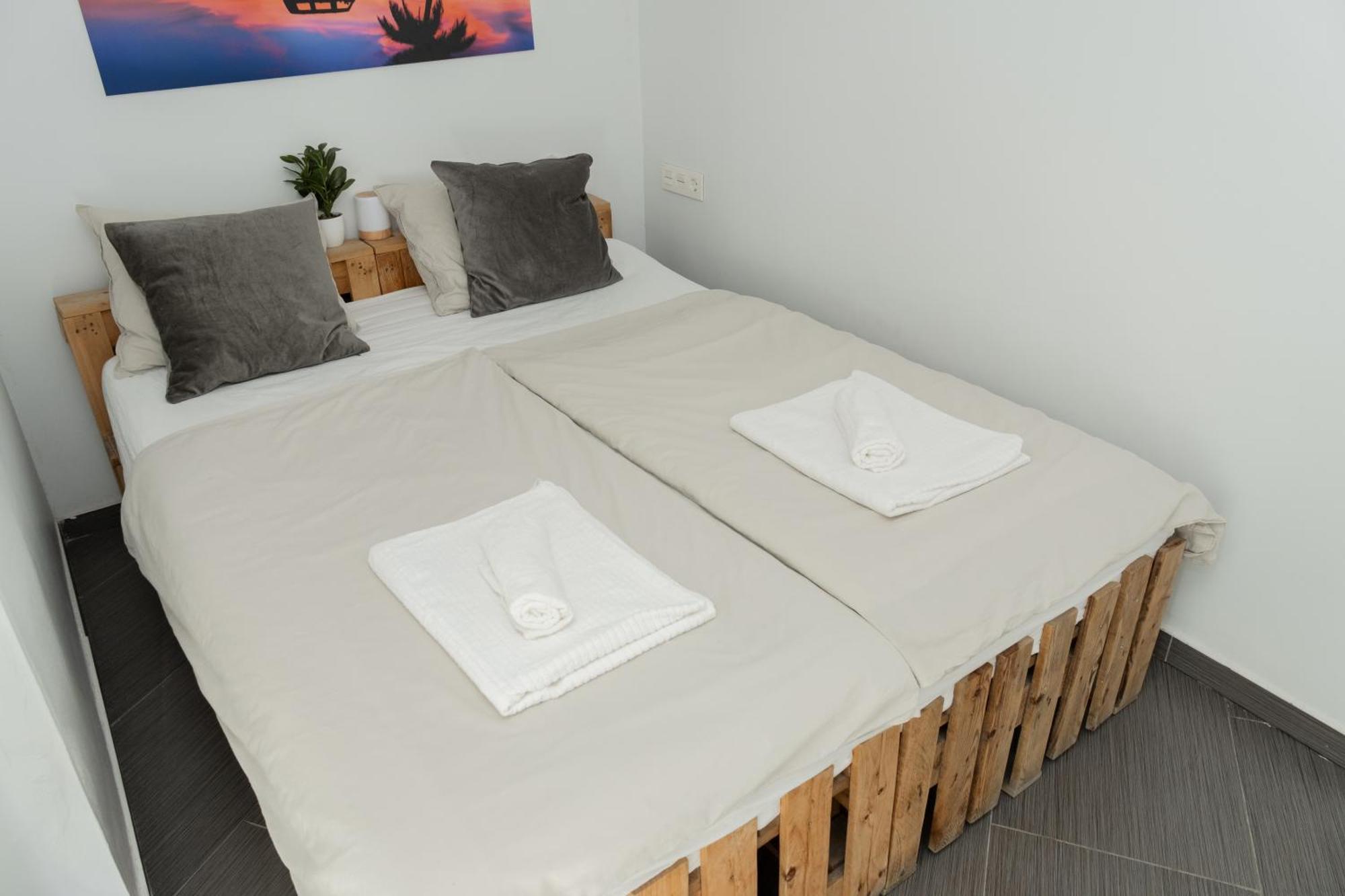 טריפה Surfersresidence Apartments מראה חיצוני תמונה